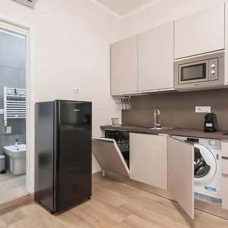 Apartman Fino A 17 Persone In Centro A 17 Minuti A Piedi Da Piazza Di Spagna