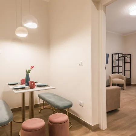 Apartman Fino A 17 Persone In Centro A 17 Minuti A Piedi Da Piazza Di Spagna Róma
