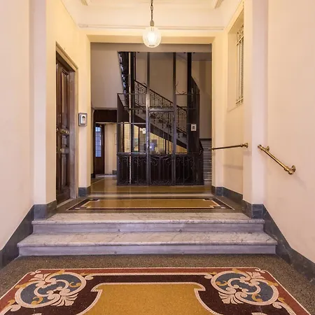 Fino A 17 Persone In Centro A 17 Minuti A Piedi Da Piazza Di Spagna דירה *