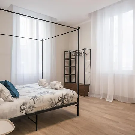 Apartman Fino A 17 Persone In Centro A 17 Minuti A Piedi Da Piazza Di Spagna
