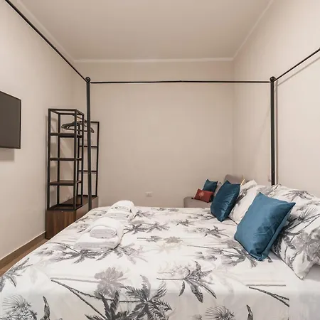 Apartman Fino A 17 Persone In Centro A 17 Minuti A Piedi Da Piazza Di Spagna