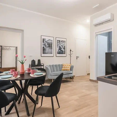 Apartman Fino A 17 Persone In Centro A 17 Minuti A Piedi Da Piazza Di Spagna Róma